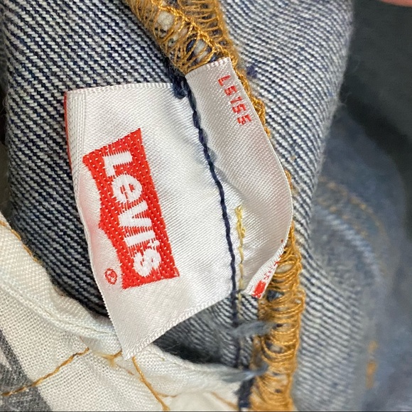 Levi’s 501 Embroidered Cherry Cut-Off Jean Shorts Size 29 - Picture 14 of 15